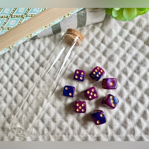 New Set of 8 Purple & Blue Swirl 15mm Acrylic Dice w/ Glass Tube & Storage Bag - Picture 3 of 7